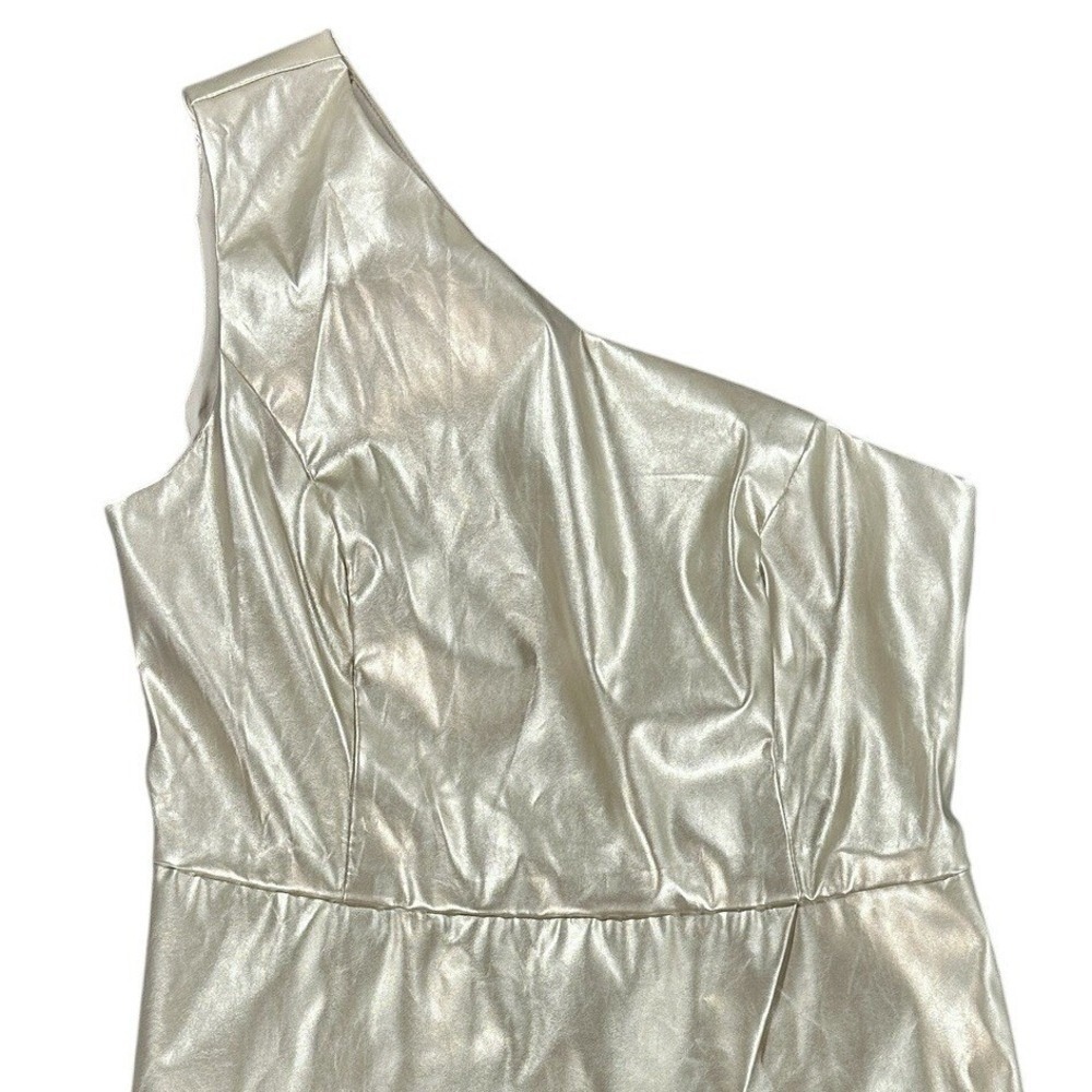 One-Shoulder Metallic Silver Romper - Picture 2 of 11